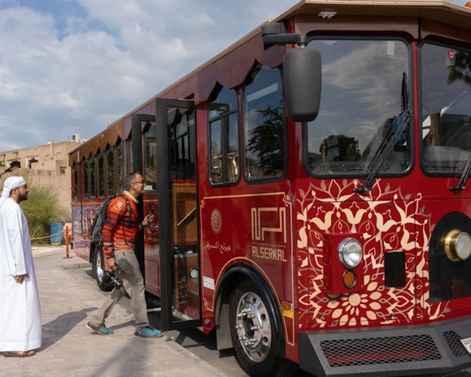 Dubai Traditional Trolley Tour with Emirati Storytellers, Heritage Stops, and Brunch