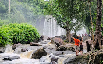 from siem reap: kulen mountain, beng mealea temple and tonle sap floating village tour with picnic lunch-1
