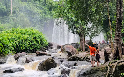 from siem reap: kulen mountain, beng mealea temple and tonle sap floating village tour with picnic lunch-1