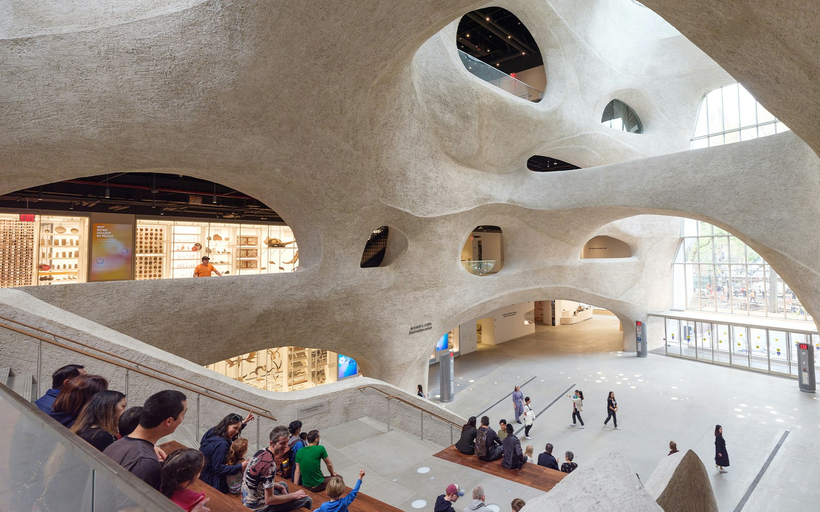 American Museum of Natural History dinosaur skeleton exhibit, New York City.