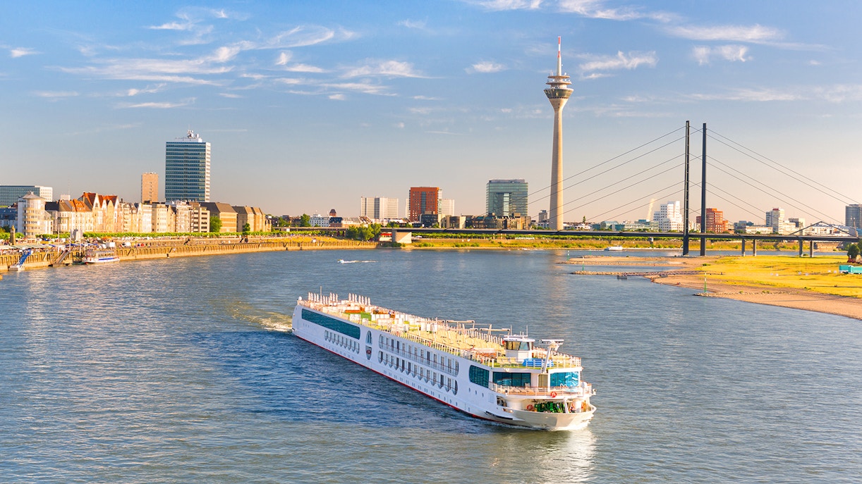 Best time for Dusseldorf cruise