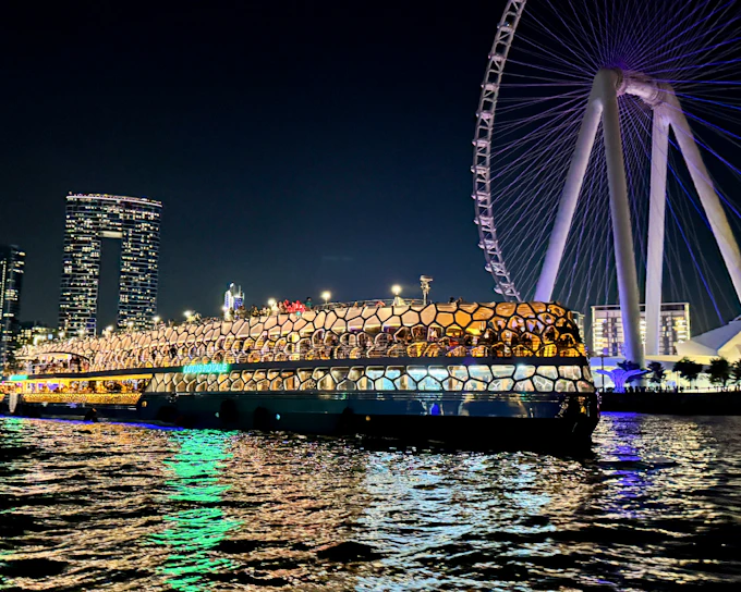From Dubai Marina: Lotus Mega Yacht Dinner Cruise with Live DJ