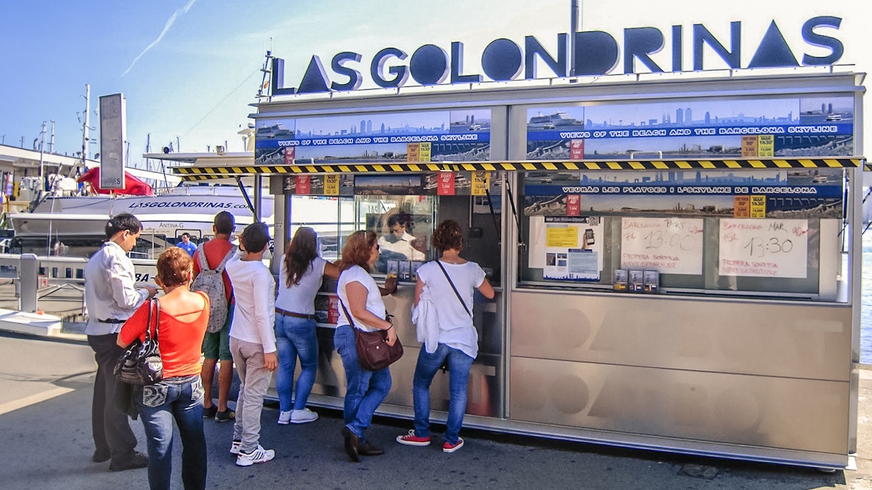 tourist buying refreshing drinks