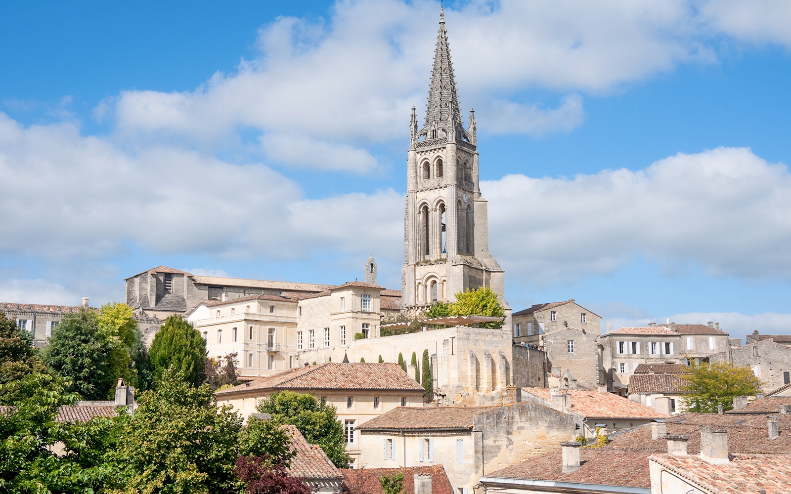 Den monolitiska kyrkan i Saint-Émilion