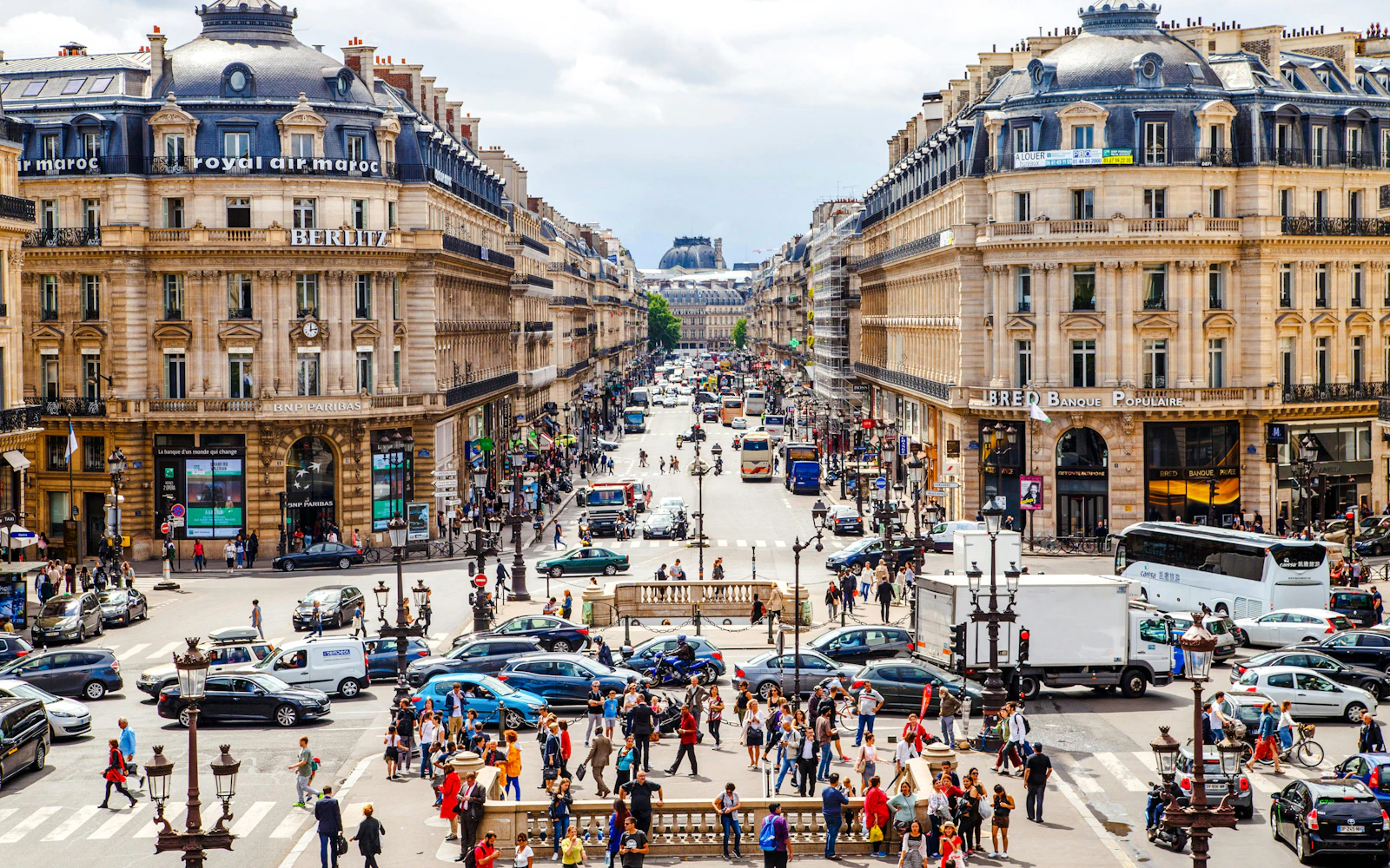 Paris Private Chauffeured Shopping Experience with Pickup and Drop-off