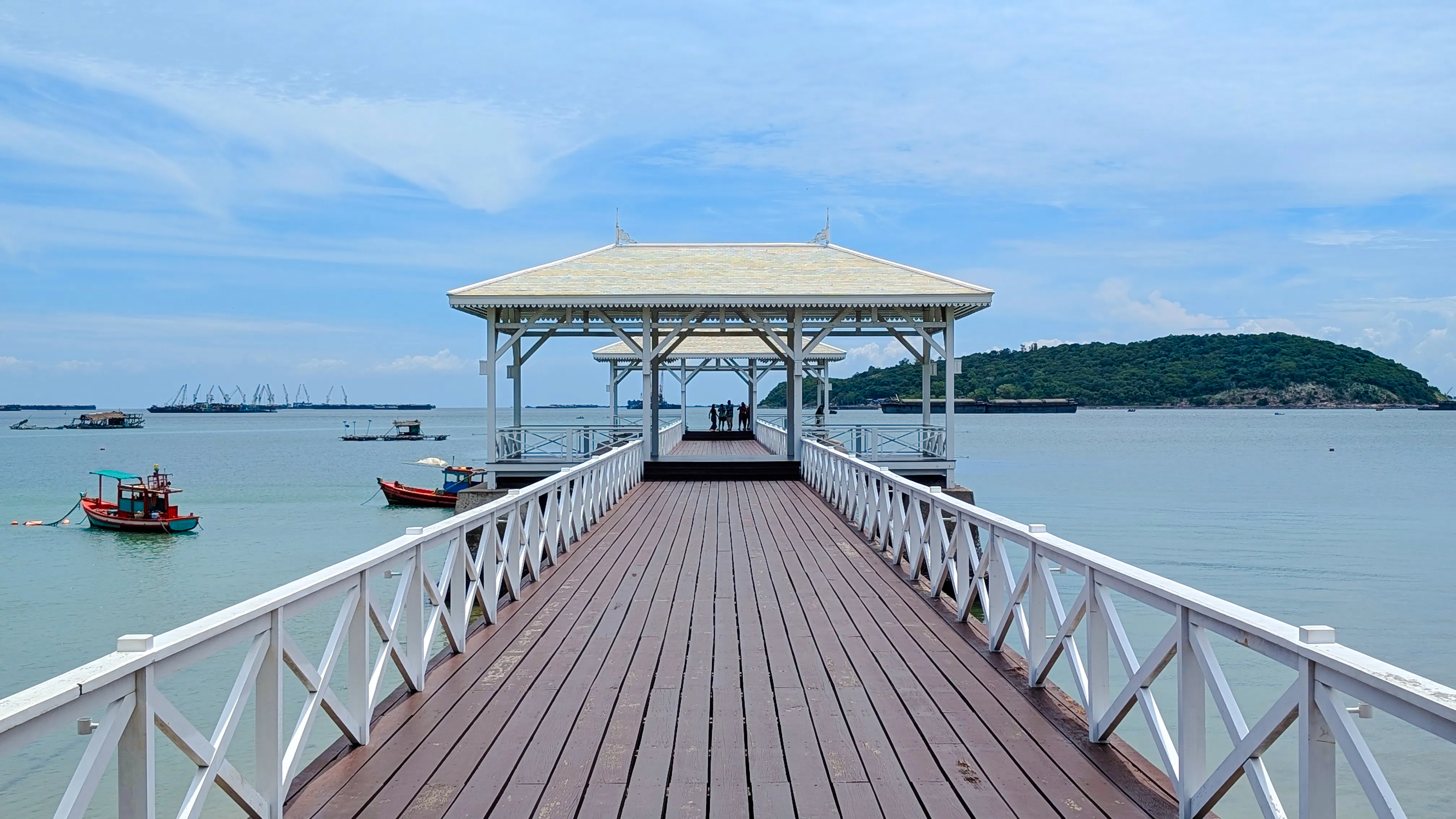 von bangkok oder pattaya aus: tagesausflug zur insel koh sichang mit hoteltransfers und privater tuk-tuk-tour-7