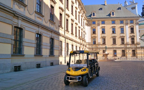 Private guided tour by an electric car in Wroclaw