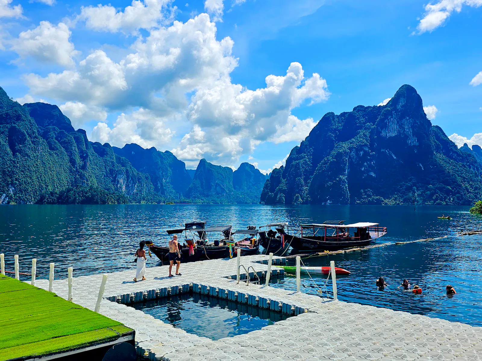 From Phuket/Krabi/Khao Lak: Private Khao Sok Day Trip with Cheow Lan Lake Longtail Boat Tour