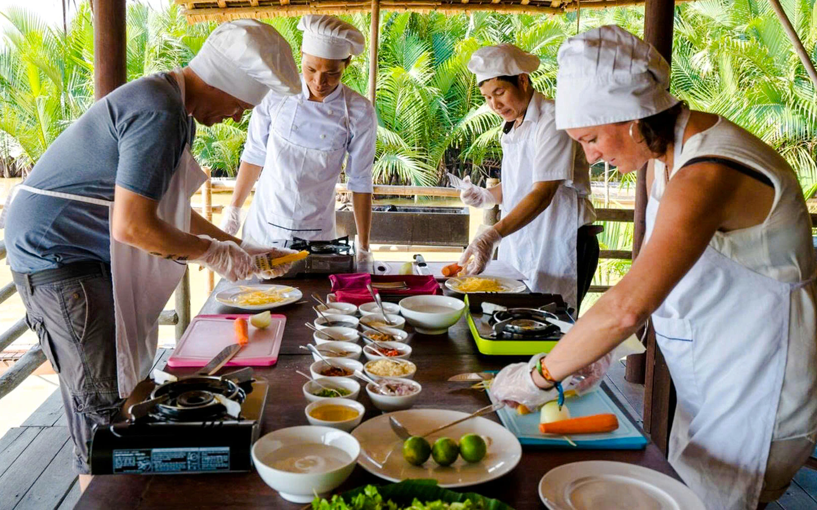 Hoi An Cooking Class with Local Market Tour at Tra Que Vegetable Village Image 3