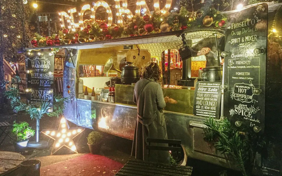 London Small-Group Christmas Lights Walking Tour to Southbank Centre Winter Market