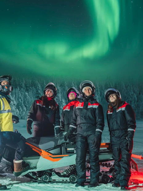 hunting northern lights with sleigh ride-8