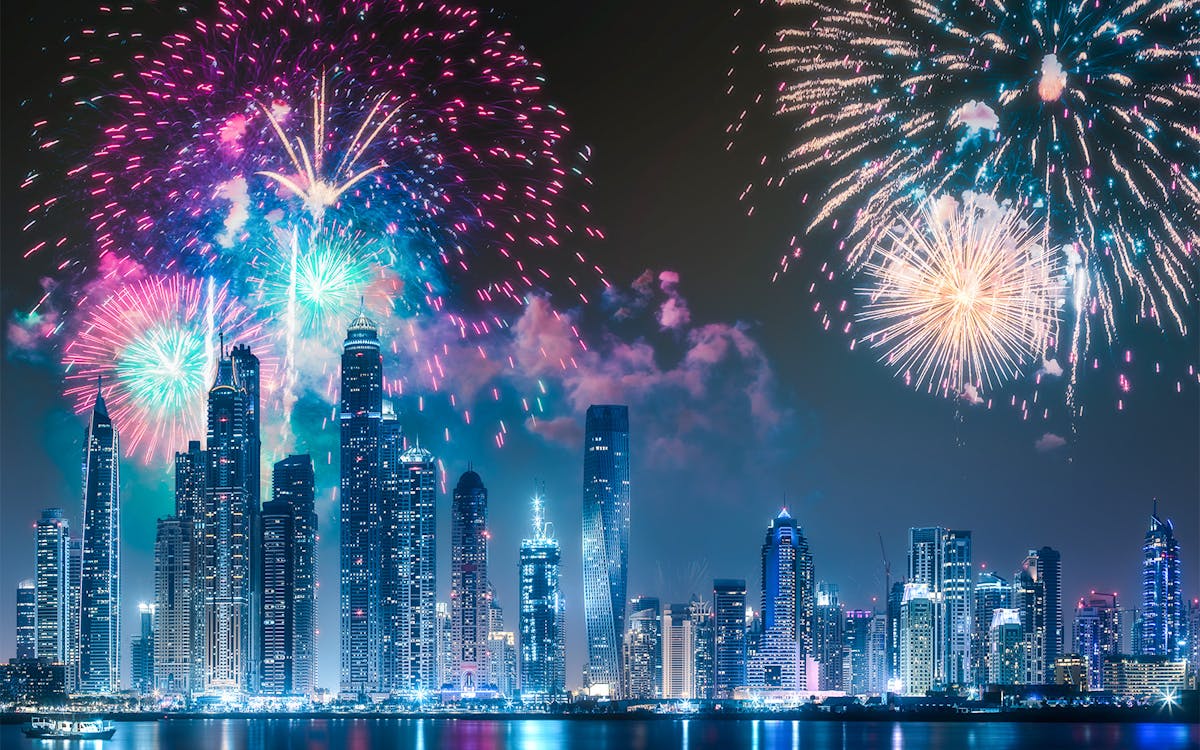 new year’s eve celebrations at the view at the palm with fireworks displays-3 new year’s eve celebrations at the view at the palm with fireworks displays-3