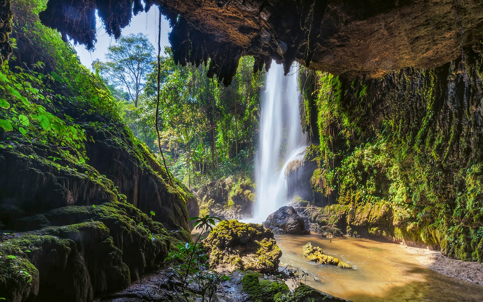 Hidden waterfalls in Thailand