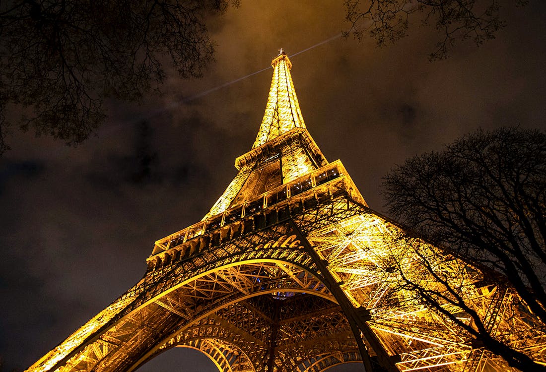 eiffel tower at night