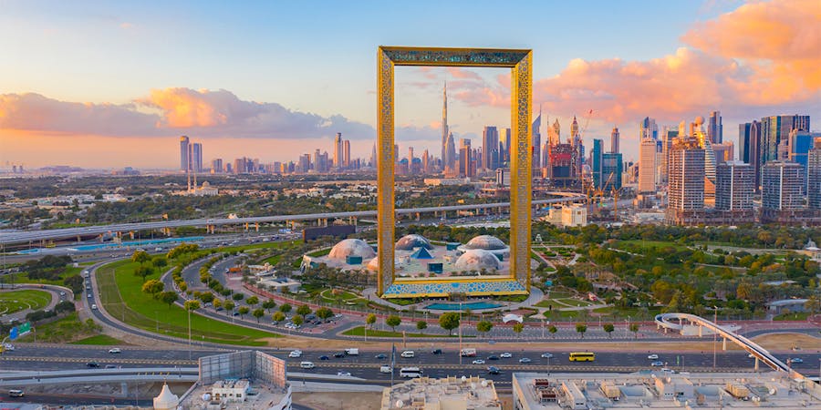 Dubai in april - dubai frame 