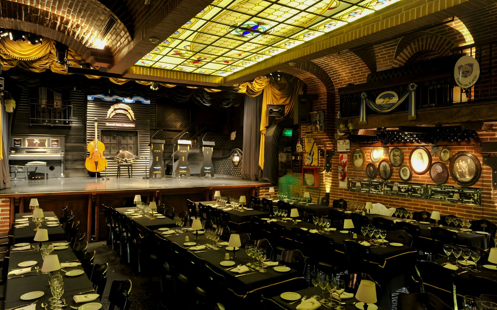 put an image of piazzolla tango's venue (galeria guemes)