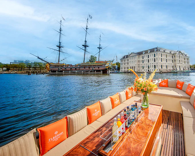 Amsterdam: 1-Hour Luxury Electric Open Boat Cruise with Onboard Bar
