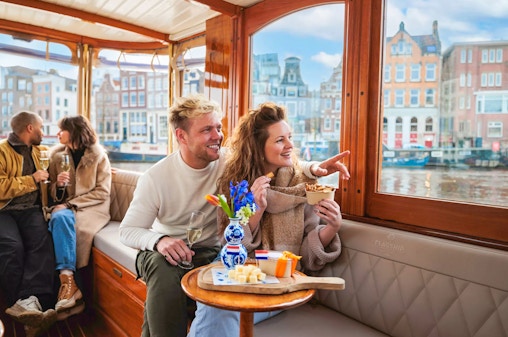 Amsterdam: 1-Hour Luxury Romantic Saloon Boat Cruise with Bubbles & Bites