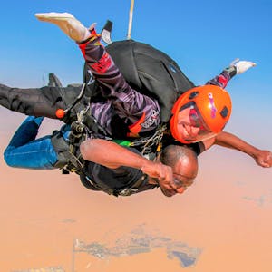 Skydiving dubai - desert drop zone