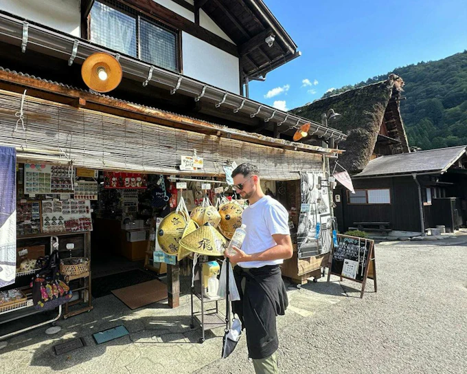 Shirakawa-go Day Tour from Kanazawa