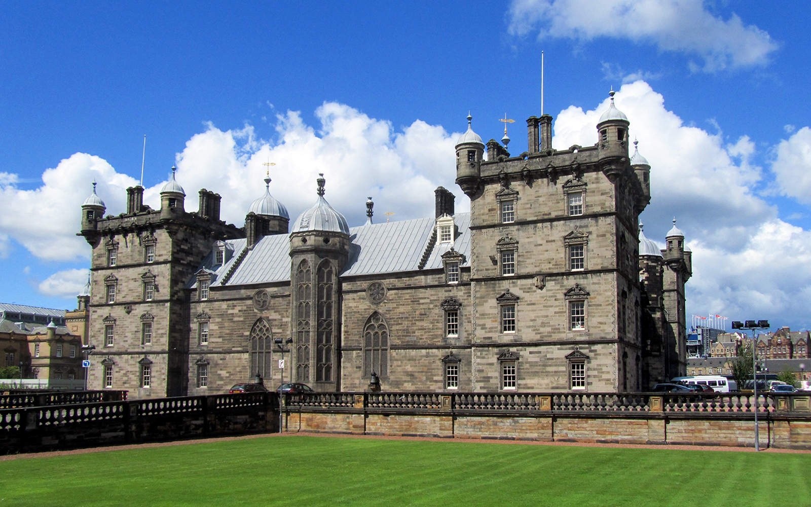 George Heriot's School in Edinburgh with historic architecture and green lawn.