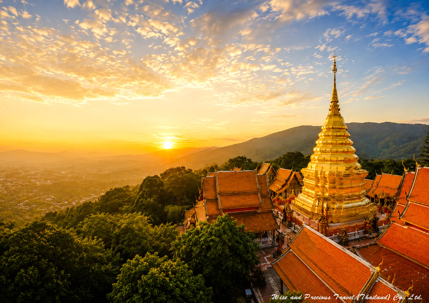 From Chiang Mai: Doi Suthep Temple and Wat Pha Lat Private Van Charter for Up to 8 Passengers