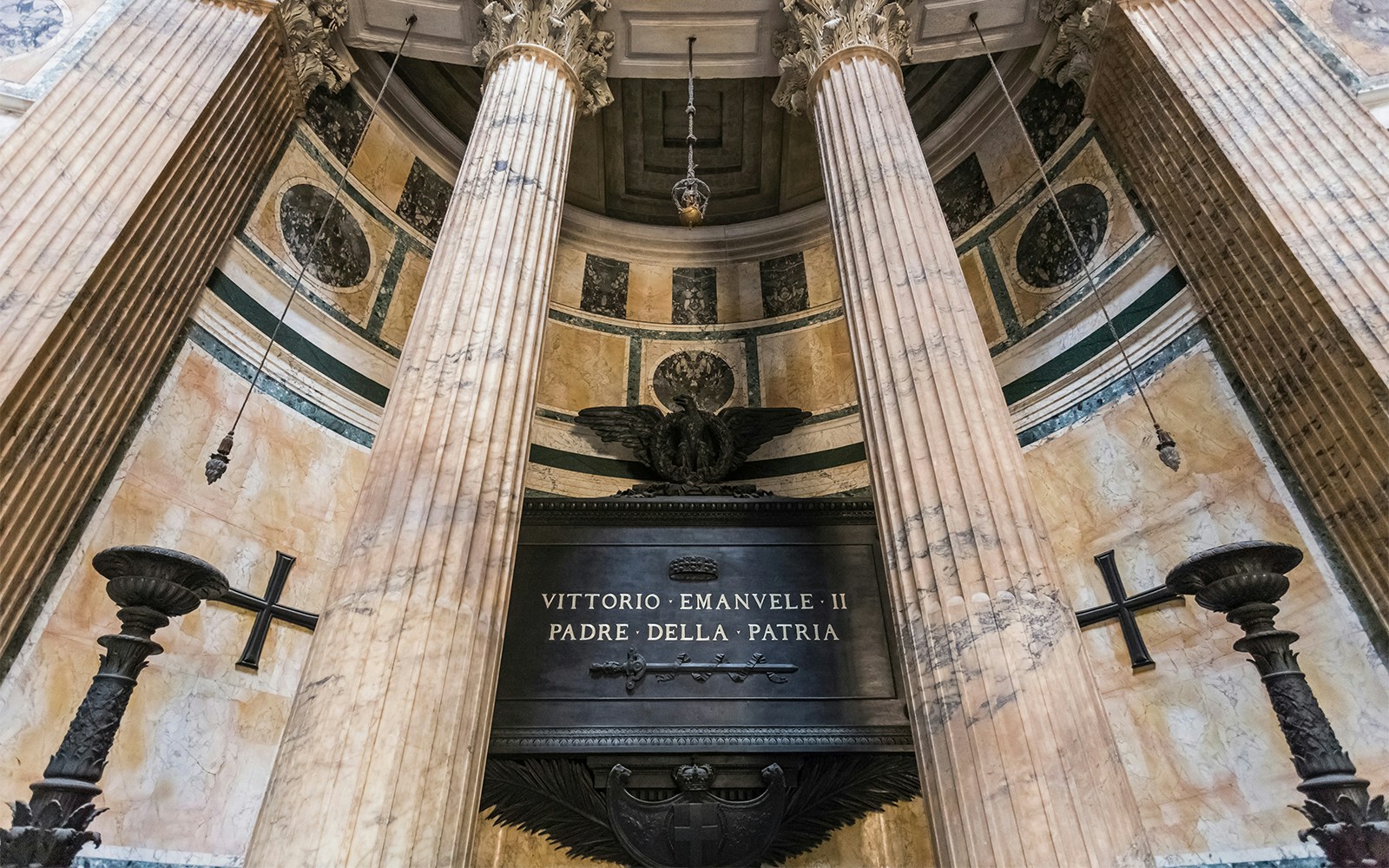 Rome pantheon burials