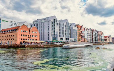 From Gdańsk: Motława Sunset Cruise on Electric Boat with a Drink and Old Town Views