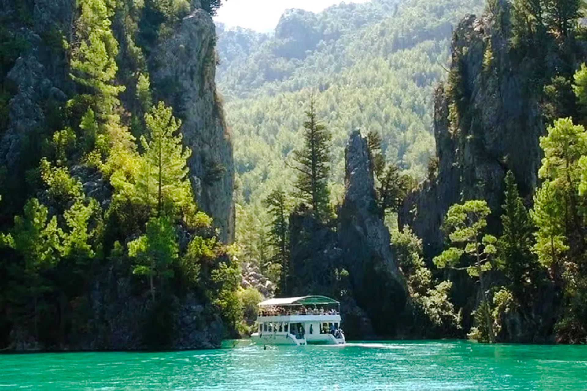 From Side: Green Canyon Boat Cruise with Lunch Image 4
