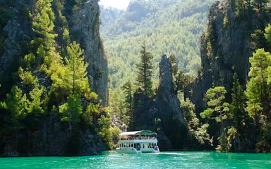 From Side: Green Canyon Boat Cruise with Lunch