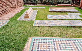guidet vandretur i marrakech: saadier-gravene, bahia-palasset og basarene i medinaen-9