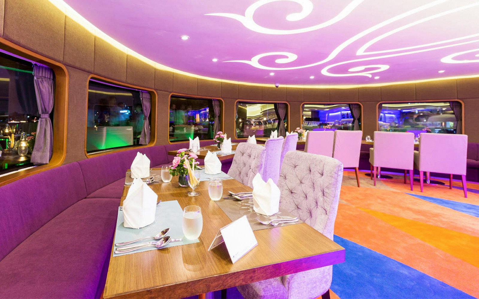 Interior of Wonderful Pearl Luxury Cruise