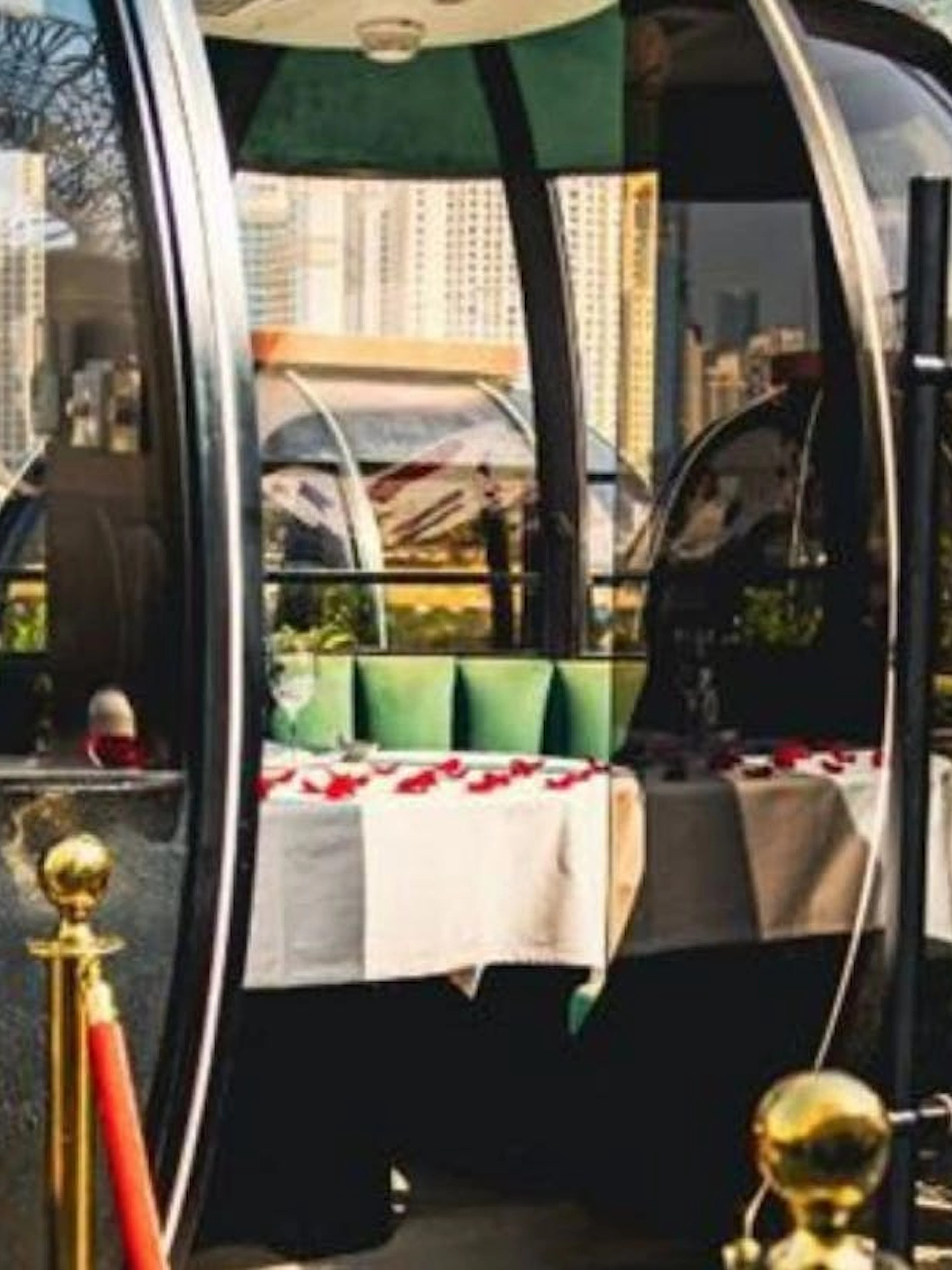 en privat middagsupplevelse i dubai med en 4-rätters panasiatisk meny och stadssiluettvyer-1
