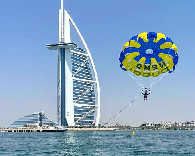 Parasailing in Dubai