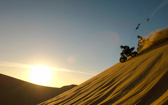 safari în deșertul dubai evening dunele roșii, cu quad, tur auto prin deșert, călărie pe cămilă, cină la grătar și spectacole live-8
