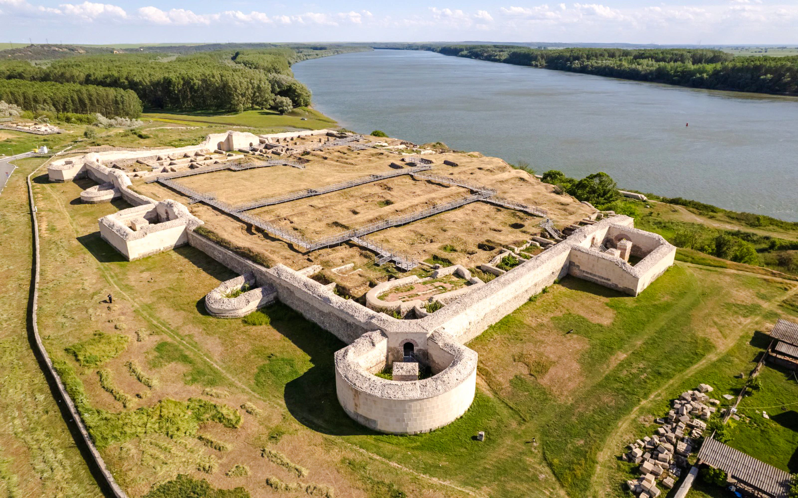 From Constanta: Carsium & Capidava Fortresses Day Trip with Lunch and Wine Tasting Image 2