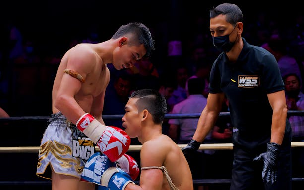 Muay Thai fighters in the ring at World Siam Stadium, Tawanna Bangkapi.