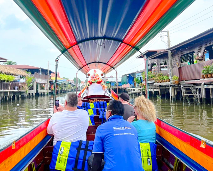 Bangkok Tuk-Tuk and Long-Tail Boat Canal Tour with Thai Costume and Wat Arun Photo Stop