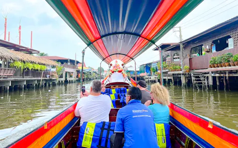 tour di bangkok in tuk-tuk e tour in barca lungo i canali, con costume tradizionale thailandese e sosta fotografica al wat arun-1