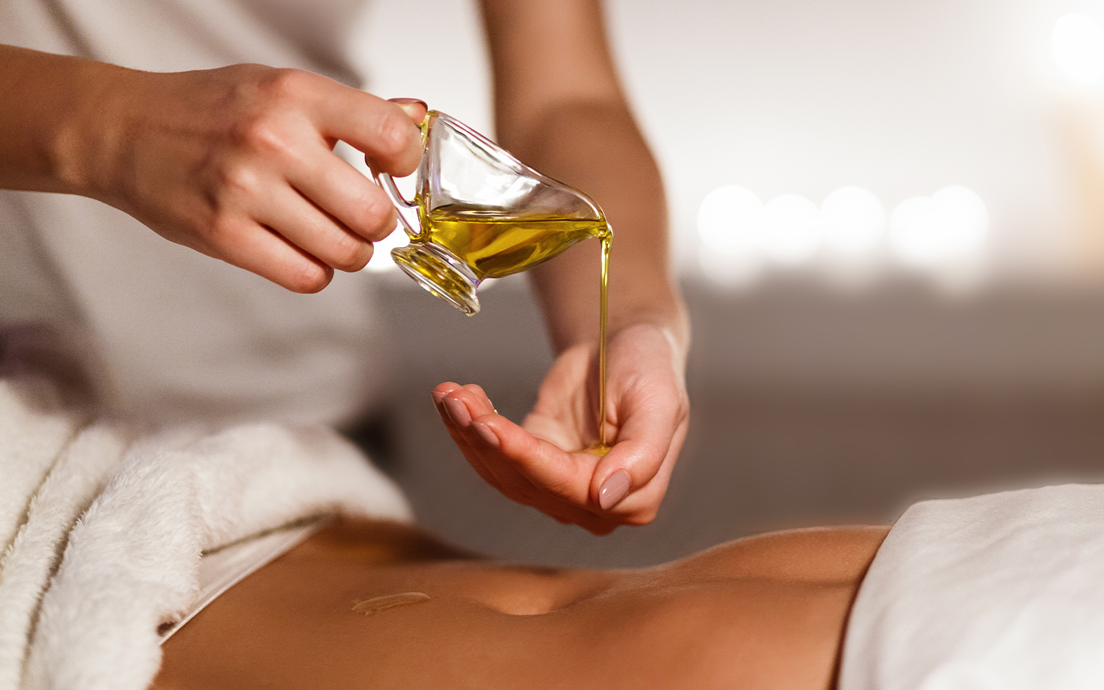 massage with essential oils