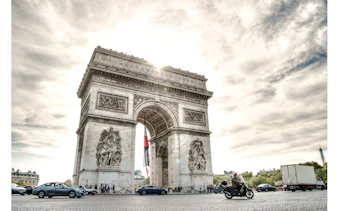 rondleiding met versnelde toegang bij de arc de triomphe, inclusief toegang tot het dakterras en een macaronproeverij-3
