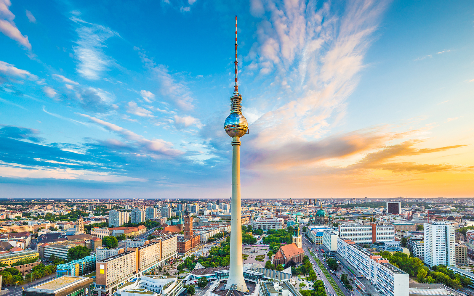 Berlin TV Tower: Fast view Ticket & Tea Time