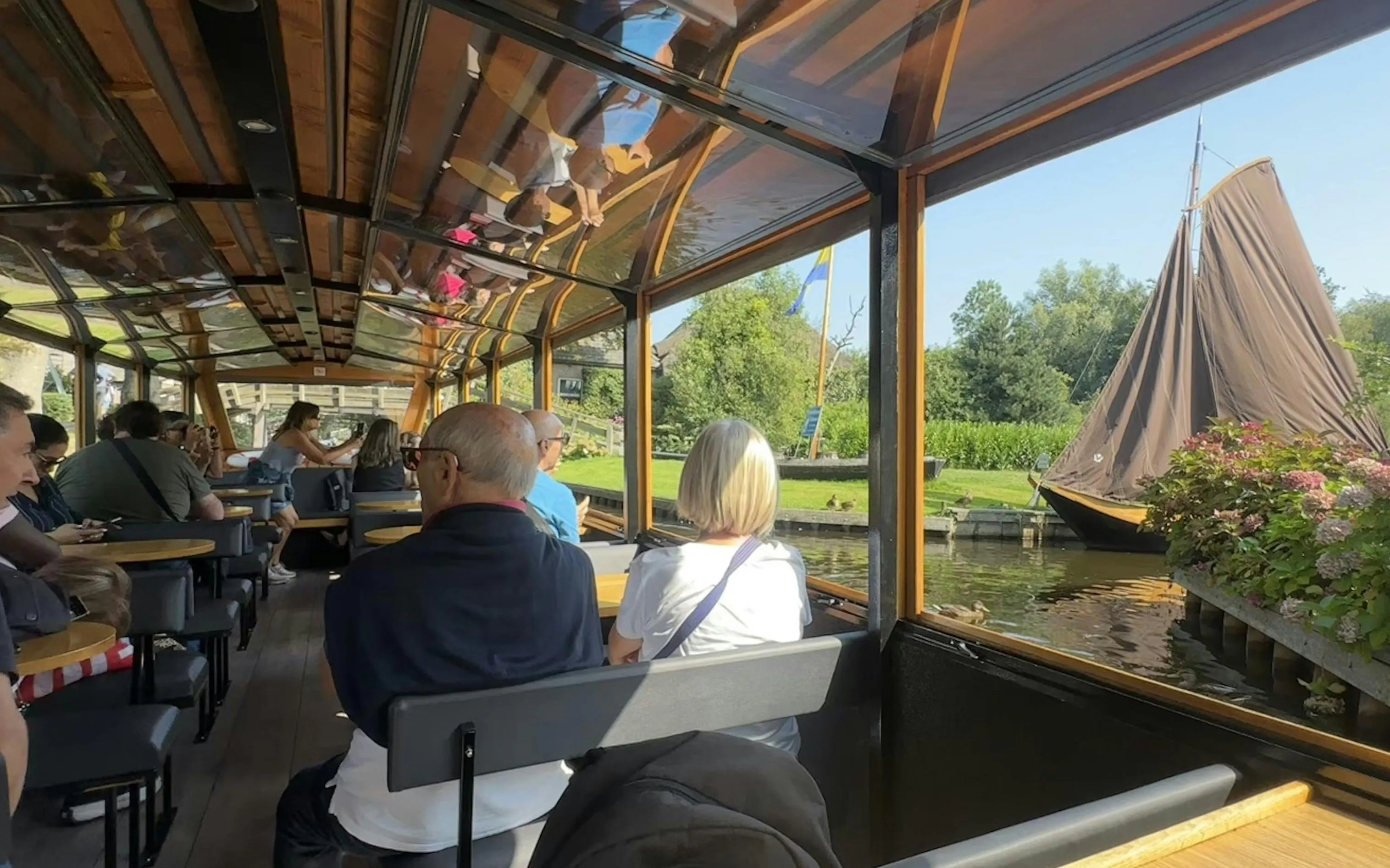 From Amsterdam: Giethoorn Village Bus Tour + Canal Cruise Image 2