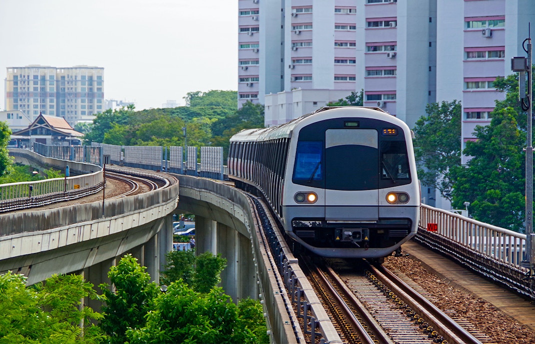 Singapore Travel Guide - metro