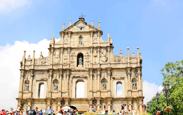 From Hong Kong: Macau Guided Day Trip with Lunch by TurboJet Ferry and HZMB Bus