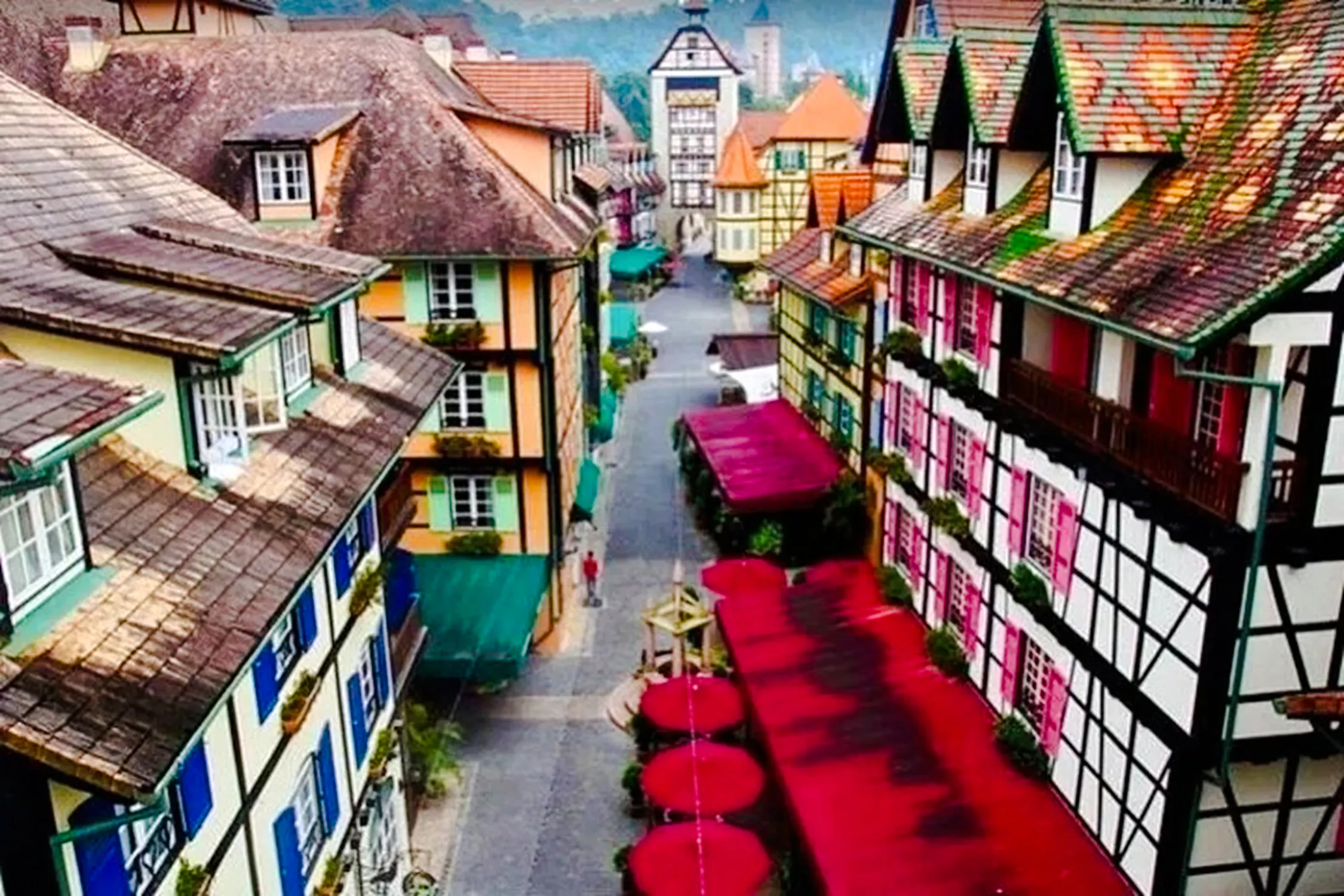 from kuala lumpur: bukit tinggi french village and genting highlands day trip with awana skyway cable car-8
