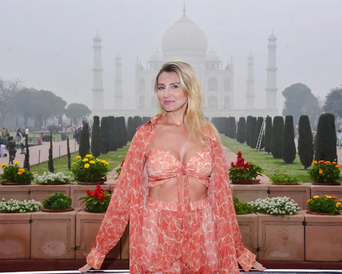 From Agra: Taj Mahal, Agra Fort and Baby Taj Guided Day Tour