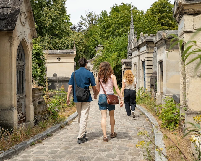 Père Lachaise Cemetery Guided Walking Tour (Product 53546)