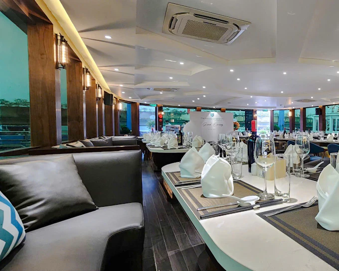 From Cat Ba Island: Lan Ha Bay Catamaran Cruise with Kayaking and Viet Hai Village Cycling (Product 52563)
