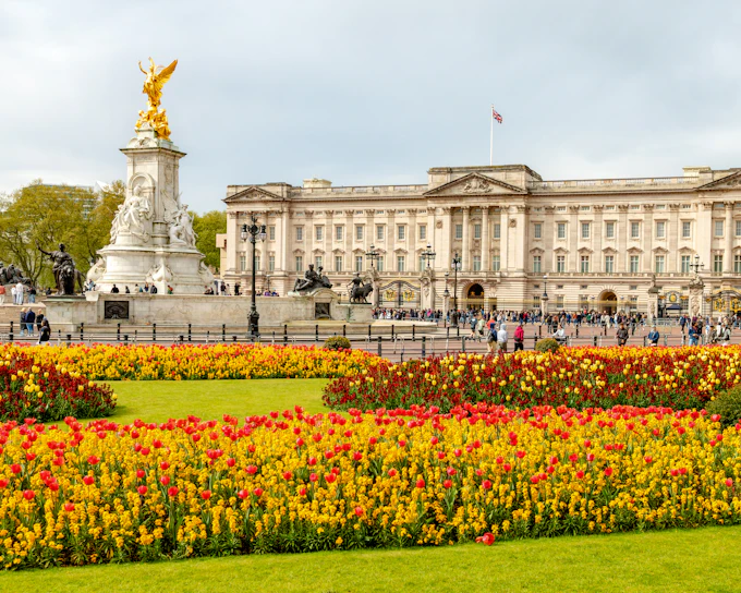 Buckingham Palace State Rooms Tickets & Changing the Guard Tour